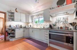 Fabulous 5+1 bedroom villa with stunning country and sea views close to Vilamoura and the beach.