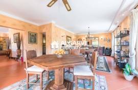 Fabulous 5+1 bedroom villa with stunning country and sea views close to Vilamoura and the beach.