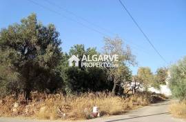 LOULE - Plot with three old houses and SEA VIEWS.