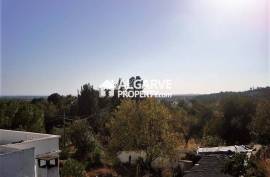 LOULE - Plot with three old houses and SEA VIEWS.