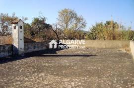 LOULE - Plot with three old houses and SEA VIEWS.