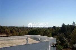 LOULE - Plot with three old houses and SEA VIEWS.