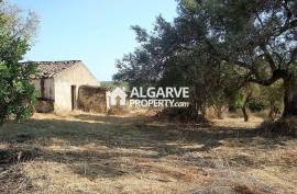 LOULE - Plot with three old houses and SEA VIEWS.