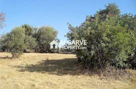 LOULE - Plot with three old houses and SEA VIEWS.