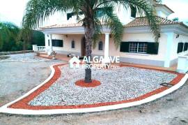 Charming  6 bed villa overlooking the countryside