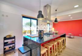 Olhão - 4 bed villa near all amenities and restaurants in town
