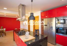 Olhão - 4 bed villa near all amenities and restaurants in town