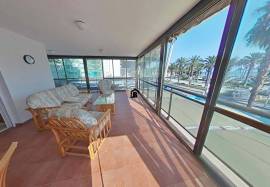 Spectacular 165 m2 apartment on the seafront and frontal views of the Levante beach in Salou (Costa Daurada)