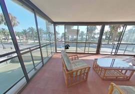 Spectacular 165 m2 apartment on the seafront and frontal views of the Levante beach in Salou (Costa Daurada)