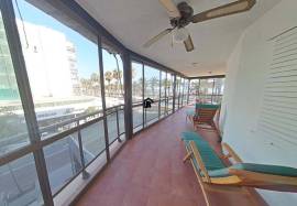 Spectacular 165 m2 apartment on the seafront and frontal views of the Levante beach in Salou (Costa Daurada)