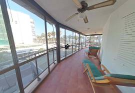 Spectacular 165 m2 apartment on the seafront and frontal views of the Levante beach in Salou (Costa Daurada)