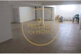 Excellent Villa T5 of 3 floors, 7 divisions and garage and swimming pool with area of 294m2 and implanted in plot of 821m2