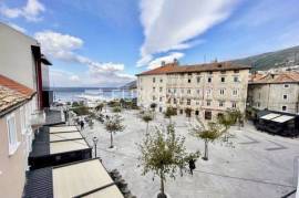 Senj, a nice three-room apartment on the main square in the very center of the city