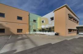 Building for services with license to use for Radiology - Health Care Unit and has a project for a hemodialysis clinic