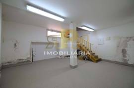 Building for services with license to use for Radiology - Health Care Unit and has a project for a hemodialysis clinic