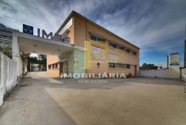 Building for services with license to use for Radiology - Health Care Unit and has a project for a hemodialysis clinic