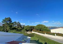 HOUSE T4 IN LAGOA DE ÓBIDOS