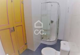 Single House T4 +2 + Commerce!