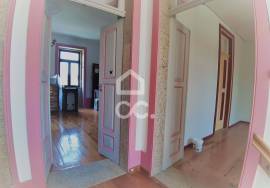 Single House T4 +2 + Commerce!