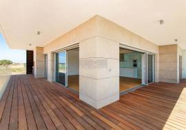 T3 Apartment in Tagus Bay