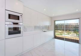 T3 Apartment in Tagus Bay