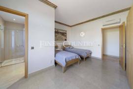 Guia/Albufeira - 4-Bedroom luxury villa, hilltop location