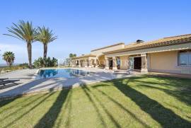 Guia/Albufeira - 4-Bedroom luxury villa, hilltop location