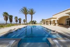Guia/Albufeira - 4-Bedroom luxury villa, hilltop location