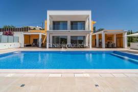 Loulé - Outstanding 5(+2)-Bedroom Villa with pool in São Clemente