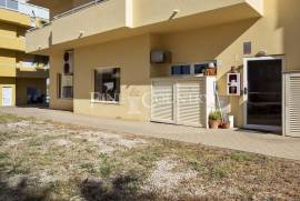 Lagoa – Spacious Restaurant for Sale in Mexilhoeira da Carregação, between Ferragudo and Carvoeiro