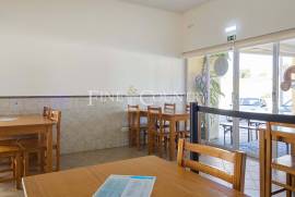 Lagoa – Spacious Restaurant for Sale in Mexilhoeira da Carregação, between Ferragudo and Carvoeiro