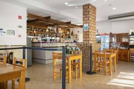 Lagoa – Spacious Restaurant for Sale in Mexilhoeira da Carregação, between Ferragudo and Carvoeiro