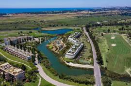 Vilamoura – 3-Bedroom penthouse duplex apartment with roof top terrace and private pool