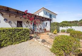 Carvoeiro/Caramujeira - Classic Elegance Reimagined: 1950s Villa Near Praia da Marinha Carvoeiro/Caramujeira - Classic Elegance Reimagined: 1950s Villa Near Praia da Marinha