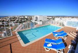 4 bedroom penthouse with private pool in Albufeira