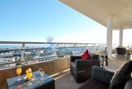4 bedroom penthouse with private pool in Albufeira