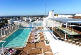 4 bedroom penthouse with private pool in Albufeira