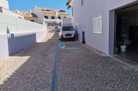 House T3 + 1 with pool and garage located in Brejos / Albufeira for sale