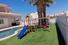 House T3 + 1 with pool and garage located in Brejos / Albufeira for sale