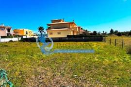 Urban plot with 728m2, for construction of detached villa with swimming pool, located in Álamos, Guia, Albufeira.
