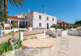 Farm located between Guia and Vale de Parra in the Algarve