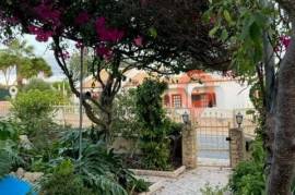 4 +1 Bedroom house for sale in Albufeira