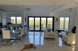 Luxury 6 Bed Villa For sale in MONTENERO DI BISACCIA