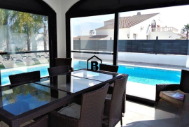 Beautiful house with garden and pool in Les Tres Cales - Ametlla de Mar (Costa Dorada)