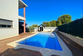 Fantastic villa with seaviews, private pool and garden in Les Tres Cales - Ametlla de Mar (Costa Daurada)