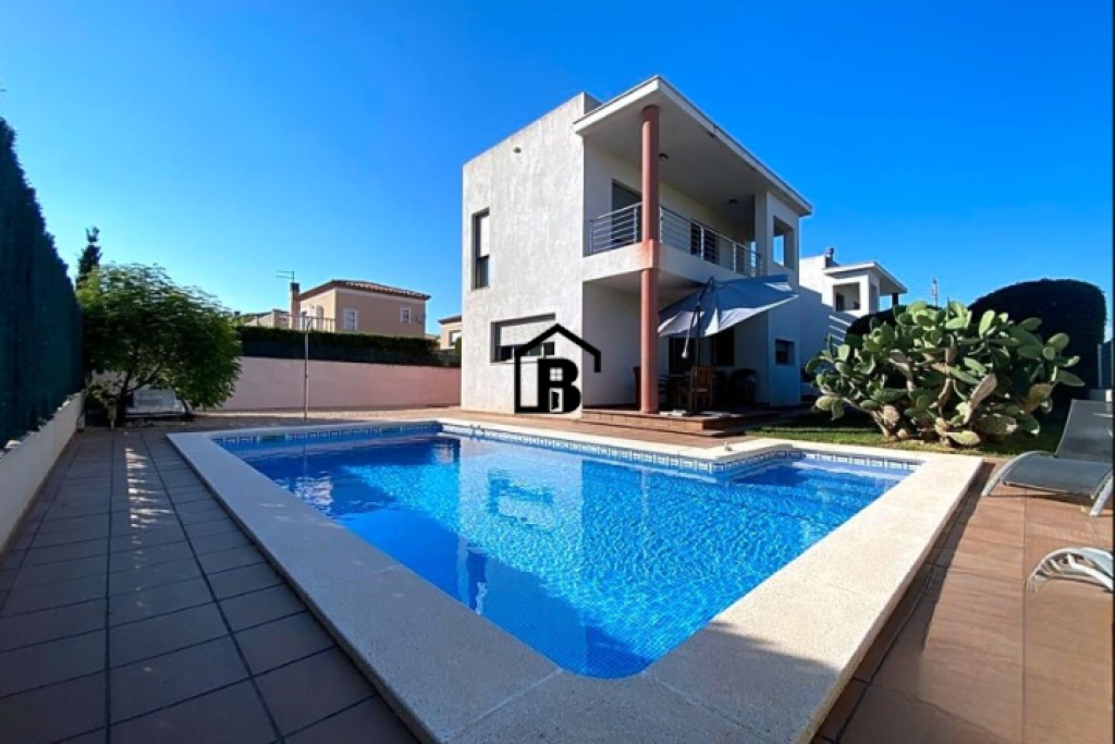 Fantastic villa with seaviews, private pool and garden in Les Tres Cales - Ametlla de Mar (Costa Daurada)