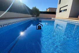 Fantastic villa with seaviews, private pool and garden in Les Tres Cales - Ametlla de Mar (Costa Daurada)