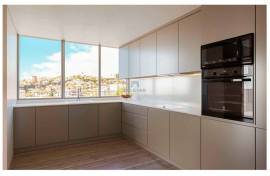 NEW 4 BEDROOM PENTHOUSE APARTMENT WITH POOL IN THE CENTER OF FUNCHAL