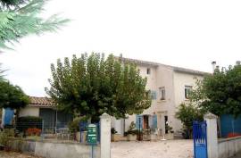 Detached Country House with Swimming Pool