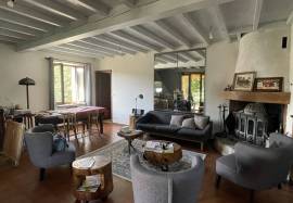 Magnificent manor with origins in the 15th century, with its farm and 30ha